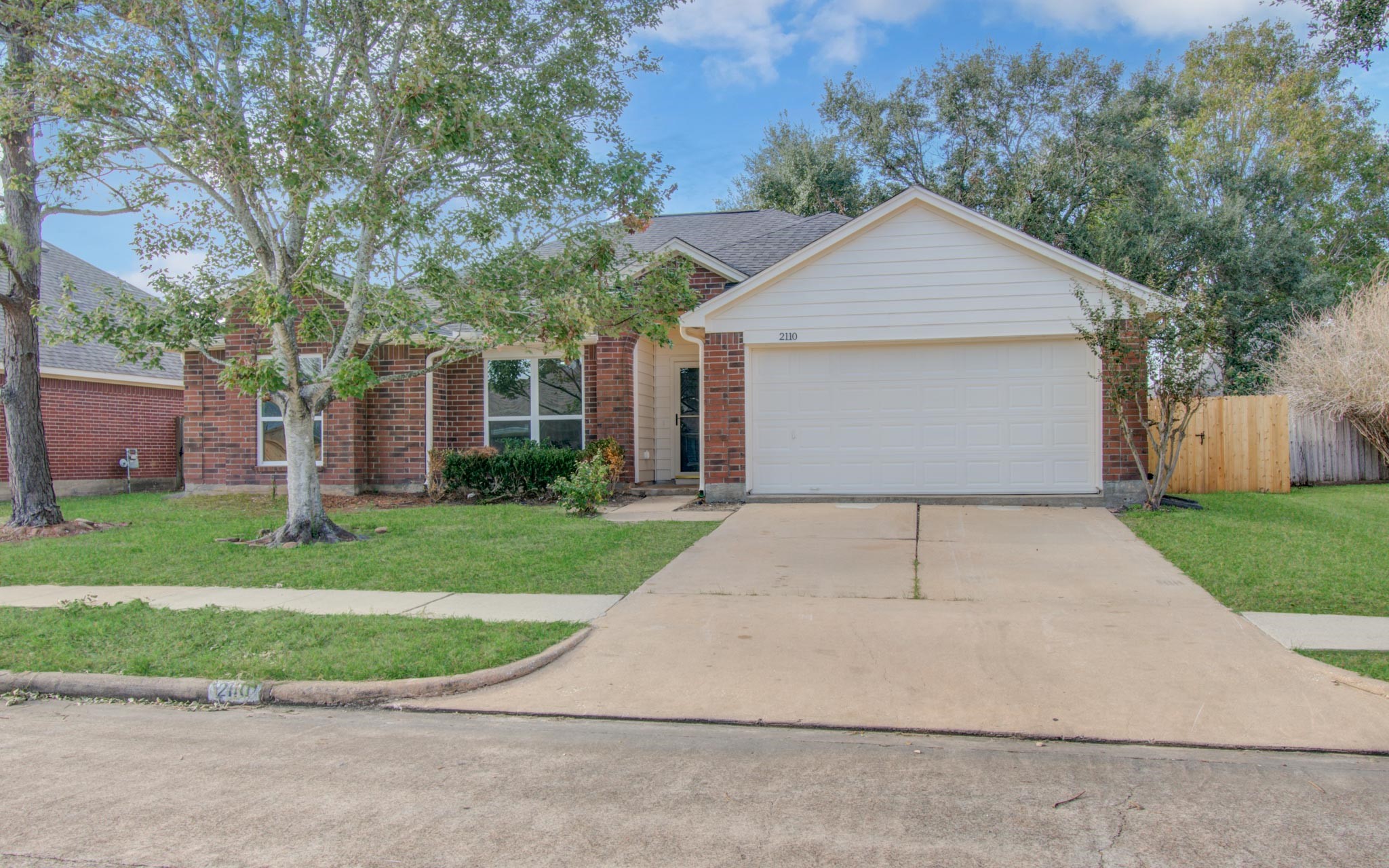 2110 Westminister Road Pearland, TX 77581 - Photo 5 of 41