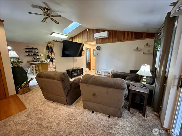 $500,000 | 970 North Colony Surf Drive, Lilliwaup, WA 98555