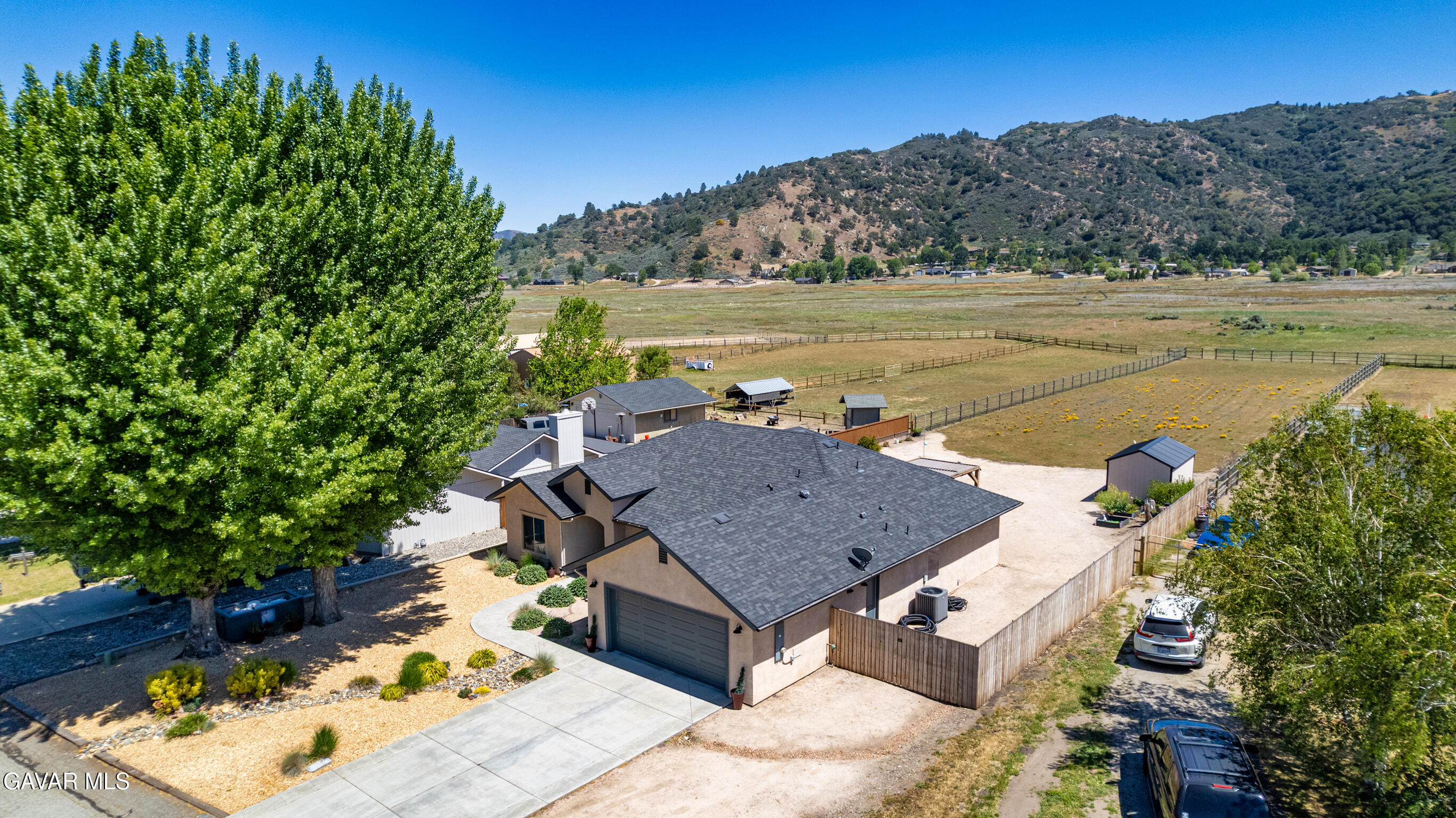 29926 Caddy Lane Tehachapi, CA 93561 - Photo 2 of 32 C1
