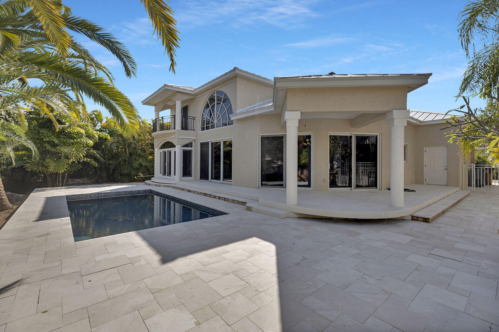 210 14th Street Key Colony Beach, FL 33051 - Photo 18 of 78 Spacious Backyard Oasis