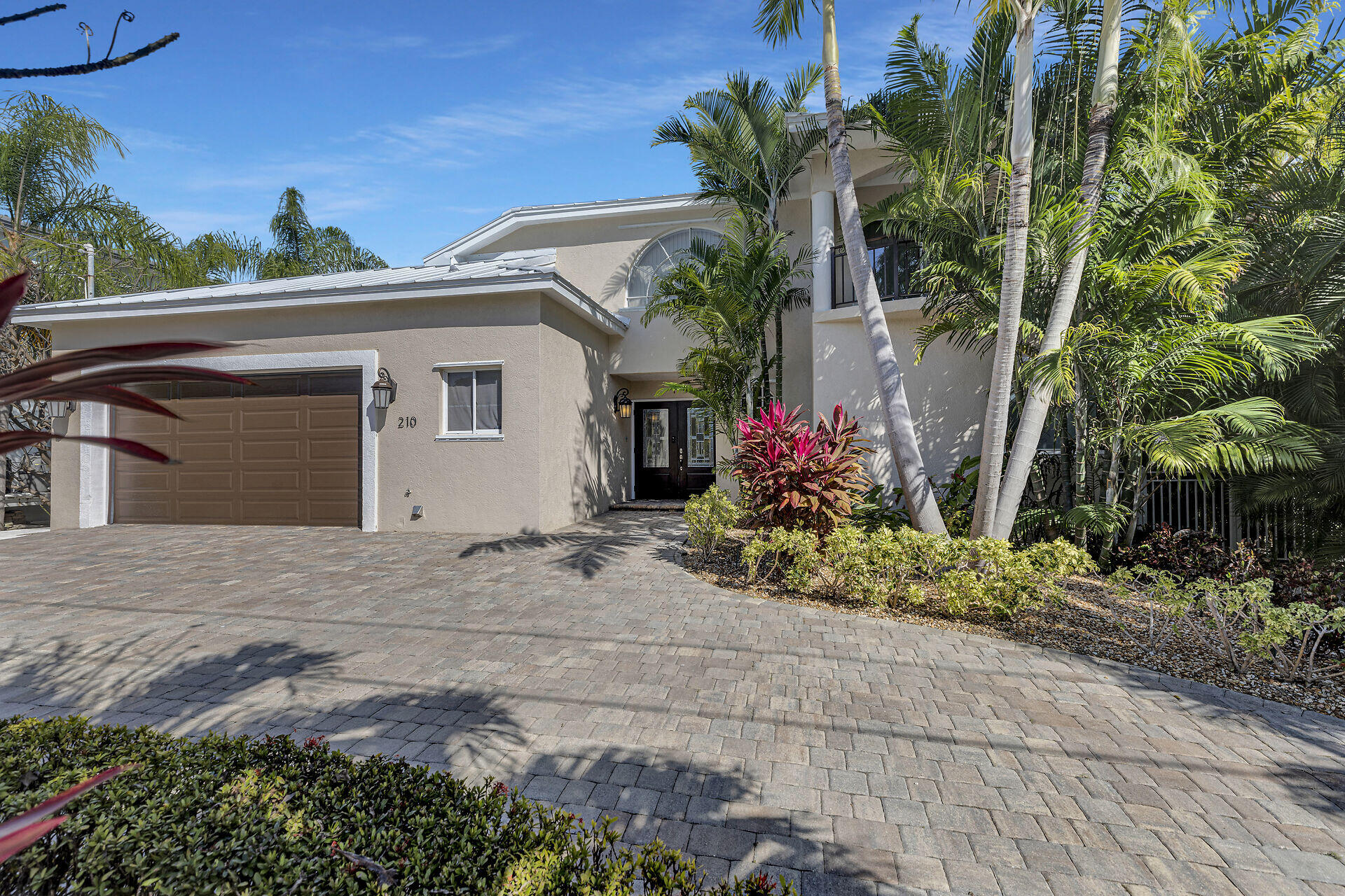 210 14th Street Key Colony Beach, FL 33051 - Photo 3 of 78 Front Circular Paver Driveway