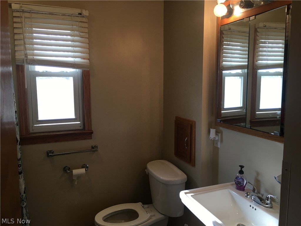 1714 Toepfer Road Akron, OH 44312 - Photo 11 of 14