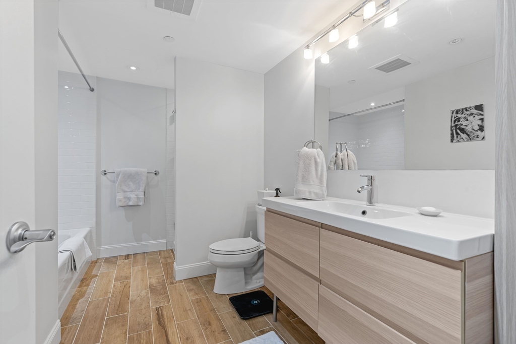 25 Channel Center Street, Unit 212 Boston, MA 02210 - Photo 15 of 23