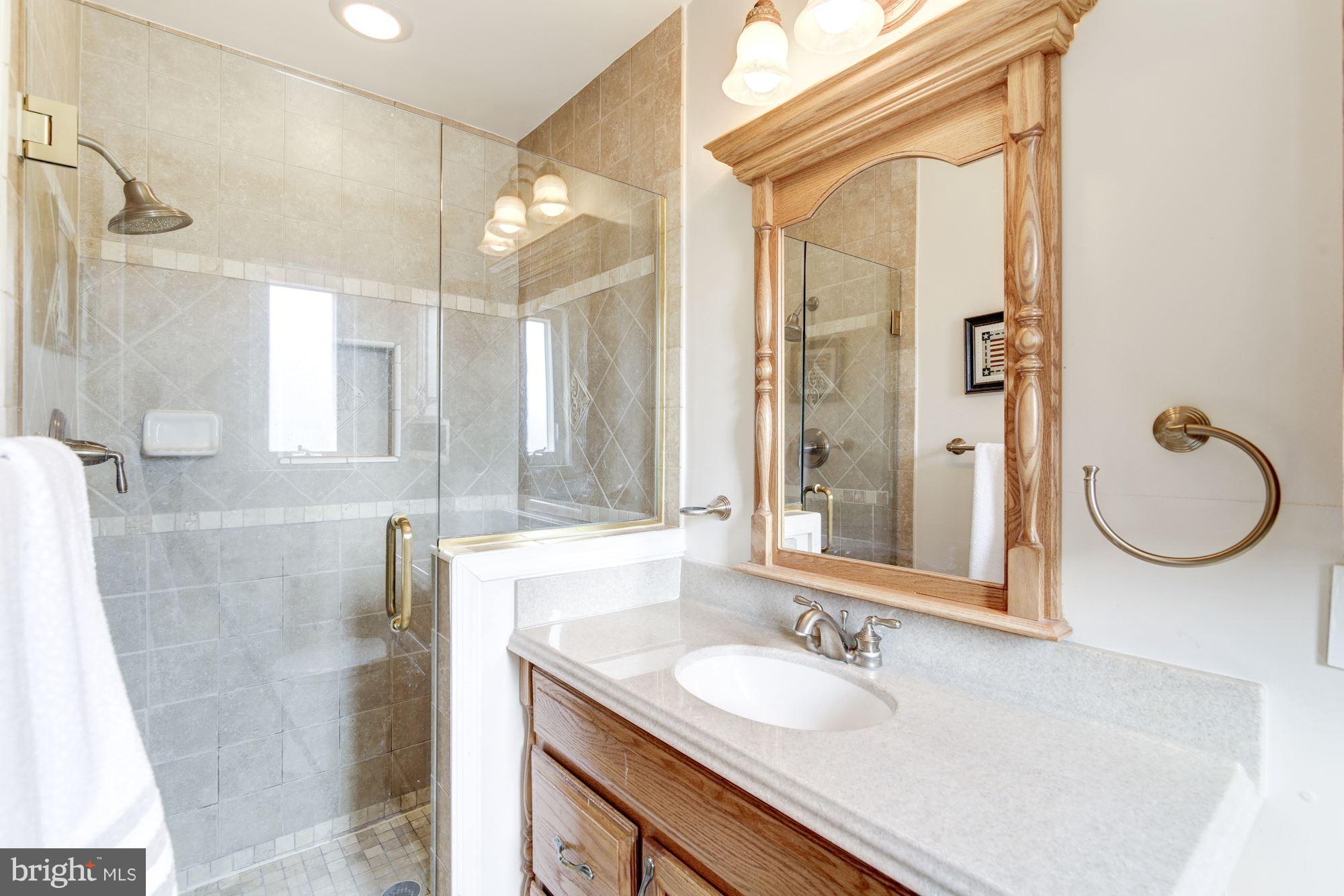 7013 Sea Cliff Road McLean, VA 22101 - Photo 9 of 22 Bath (Master)