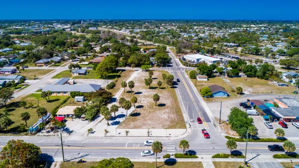 $1,600,000 | 4878 Southeast Commerce Avenue, Stuart, FL 34997