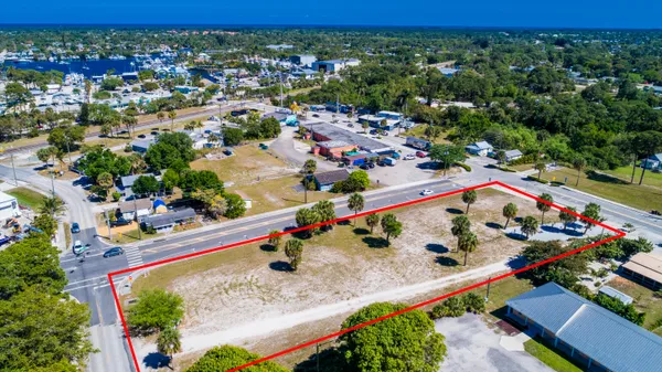 $1,600,000 | 4878 Southeast Commerce Avenue, Stuart, FL 34997