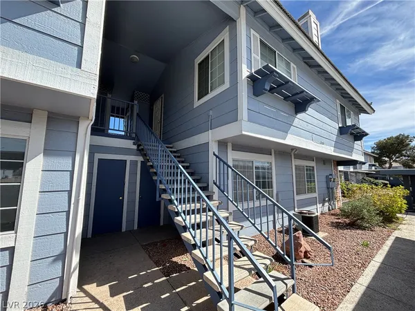 $1,095 | 5880 Medallion Drive, Unit 203, Las Vegas, NV 89122