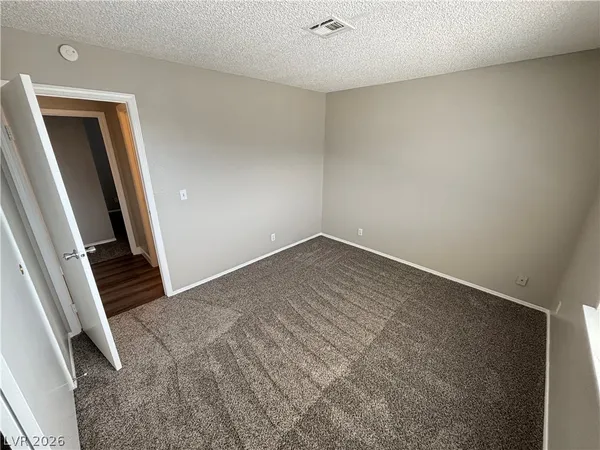 $1,095 | 5880 Medallion Drive, Unit 203, Las Vegas, NV 89122