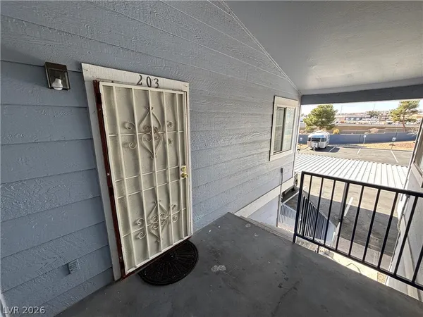 $1,095 | 5880 Medallion Drive, Unit 203, Las Vegas, NV 89122