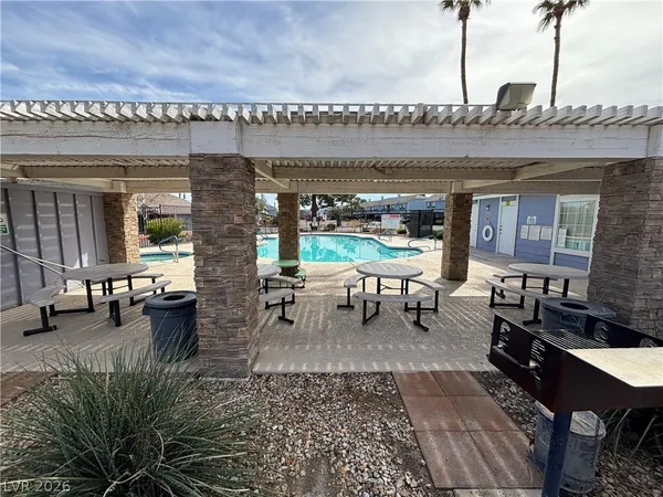 $1,095 | 5880 Medallion Drive, Unit 203, Las Vegas, NV 89122