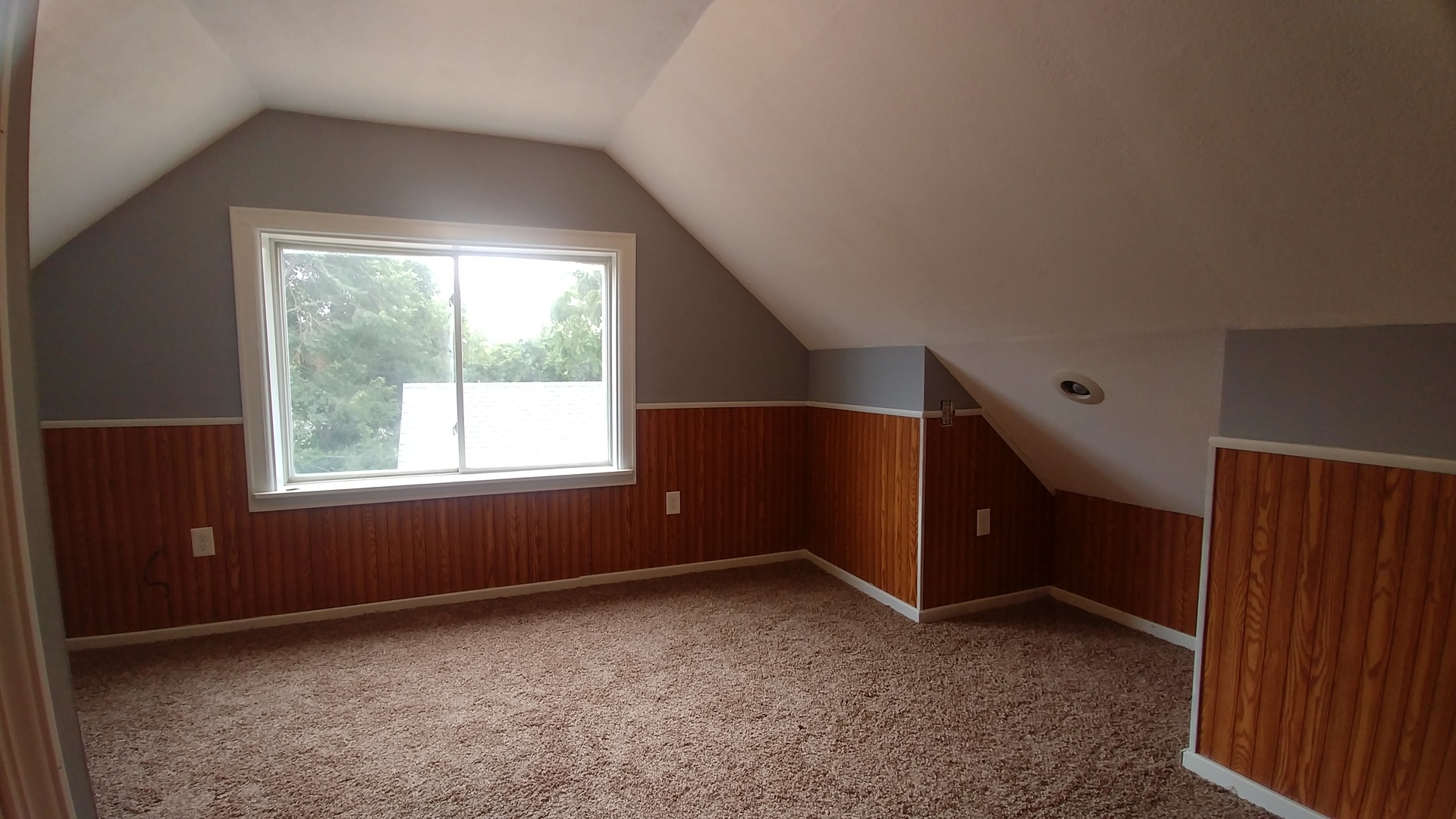 202 7th Place Chicago Heights, IL 60411 - Photo 6 of 11 an empty room with windows