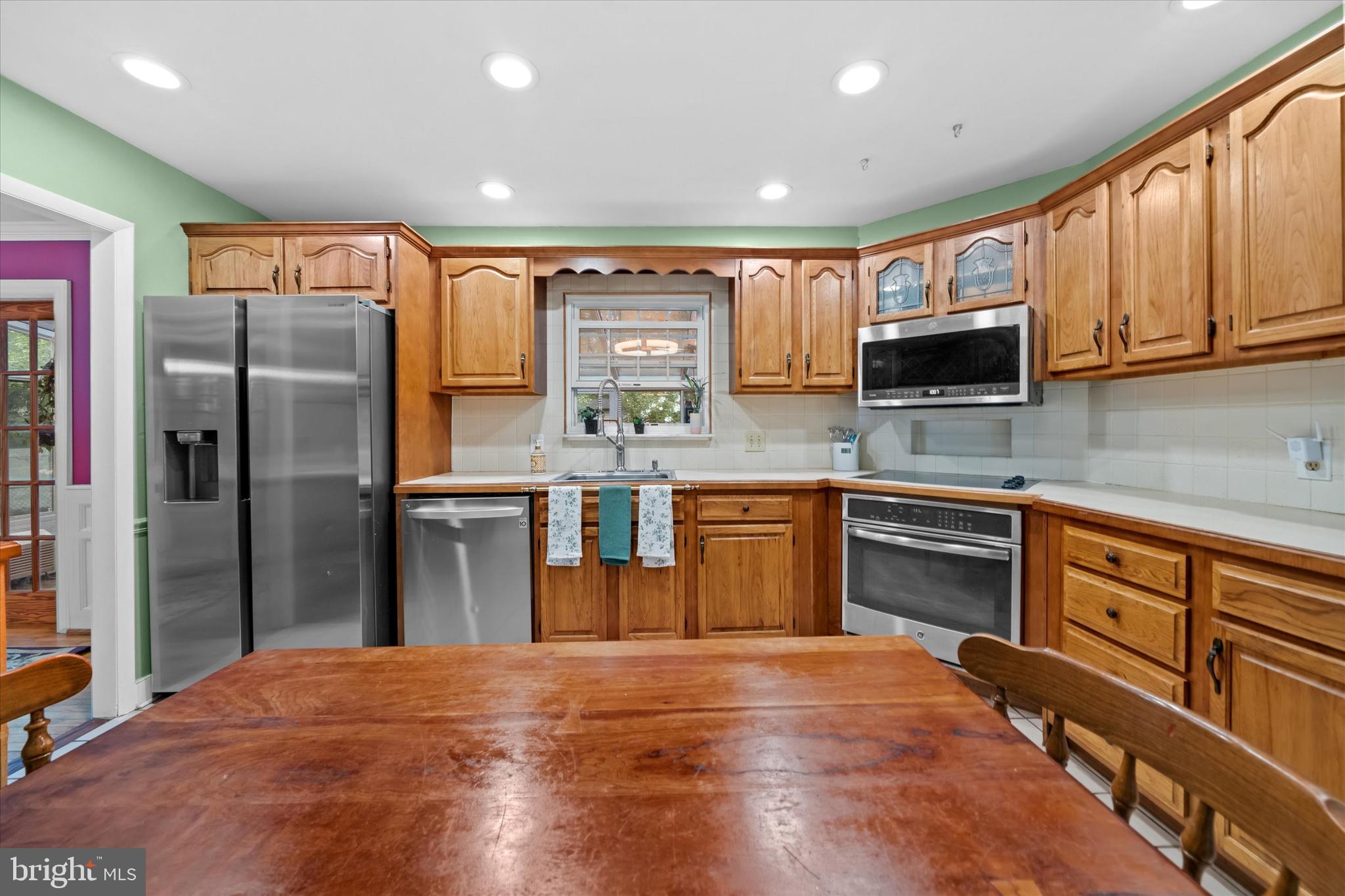 2406 Raven Road Wilmington, DE 19810 - Photo 17 of 66 Kitchen with SS appliances