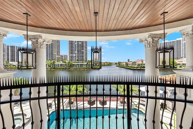 $150,000 | 498 N Parkway, Unit 498, Golden Beach, FL 33160