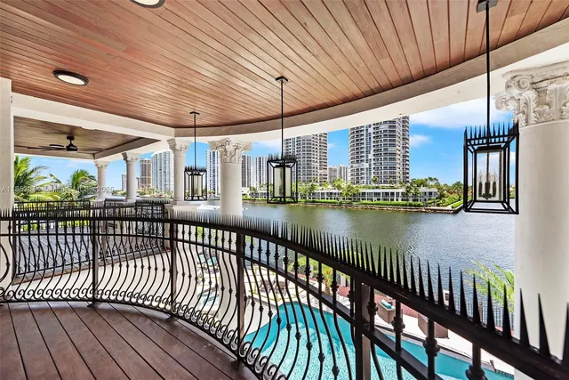 $150,000 | 498 N Parkway, Unit 498, Golden Beach, FL 33160