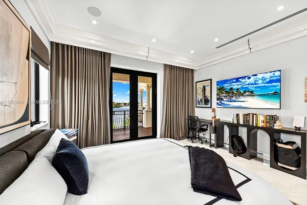 $150,000 | 498 N Parkway, Unit 498, Golden Beach, FL 33160