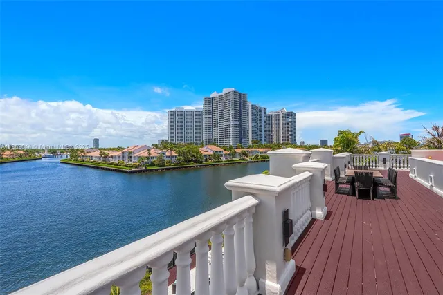 $150,000 | 498 N Parkway, Unit 498, Golden Beach, FL 33160