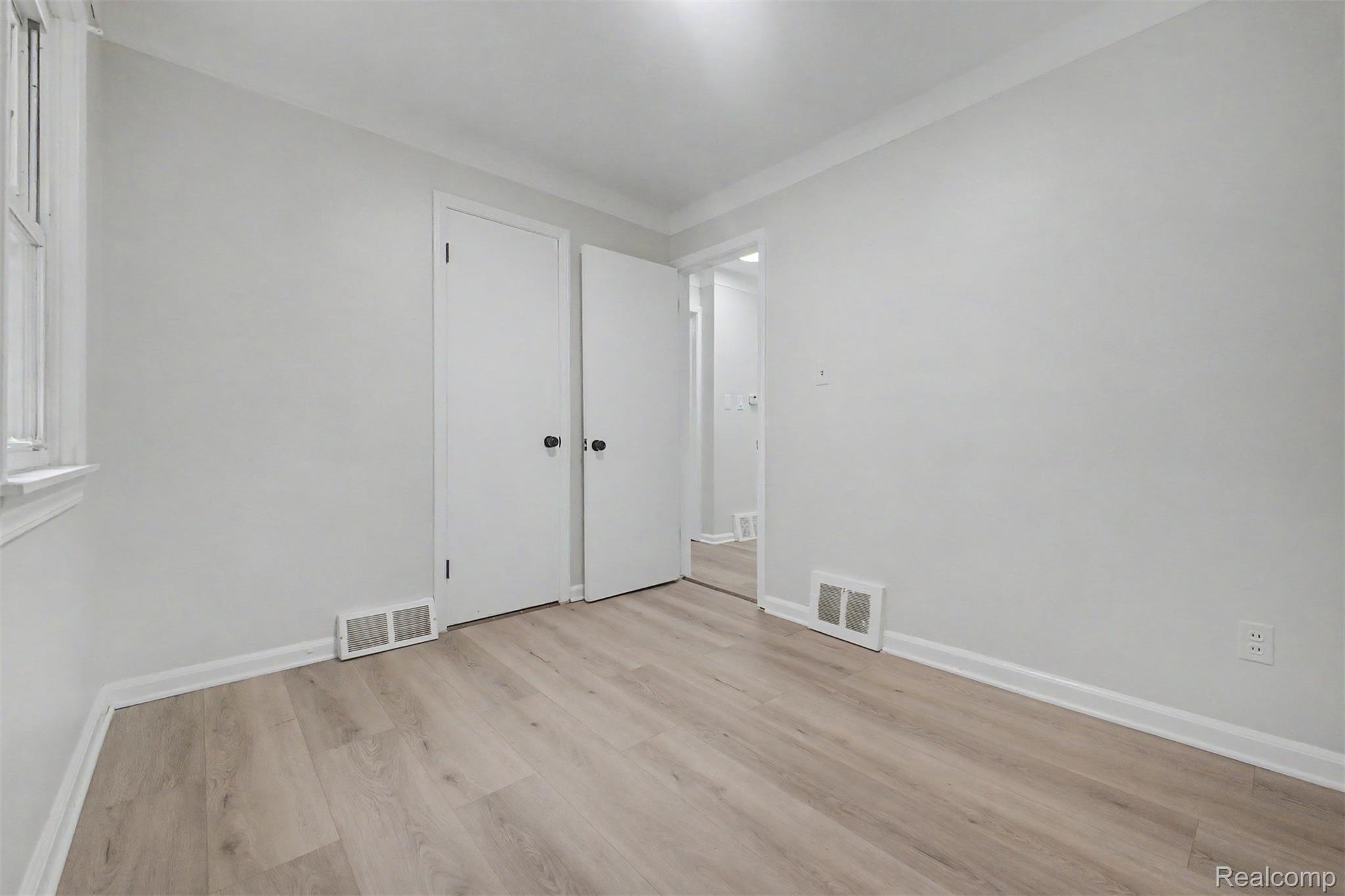 7645 Evergreen Road Detroit, MI 48228 - Photo 16 of 27 16.jpg