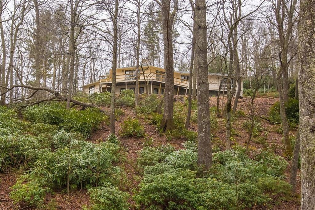 288 Rockledge Road Spruce Pine, NC 28777 - Photo 2 of 27 a view of outdoor space with garden
