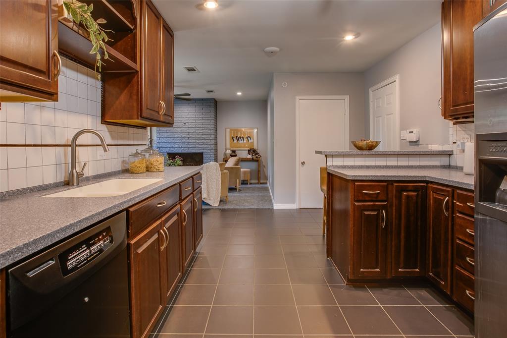 522 Mayrant Drive Dallas, TX 75224 - Photo 16 of 40