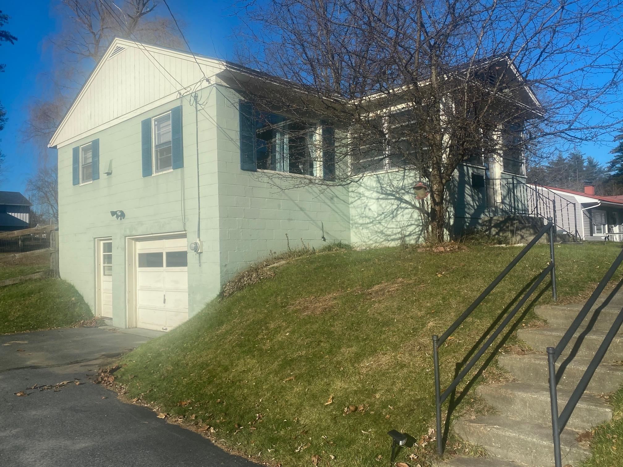 9 Jones Avenue Lebanon, NH 03784 - Photo 2 of 22