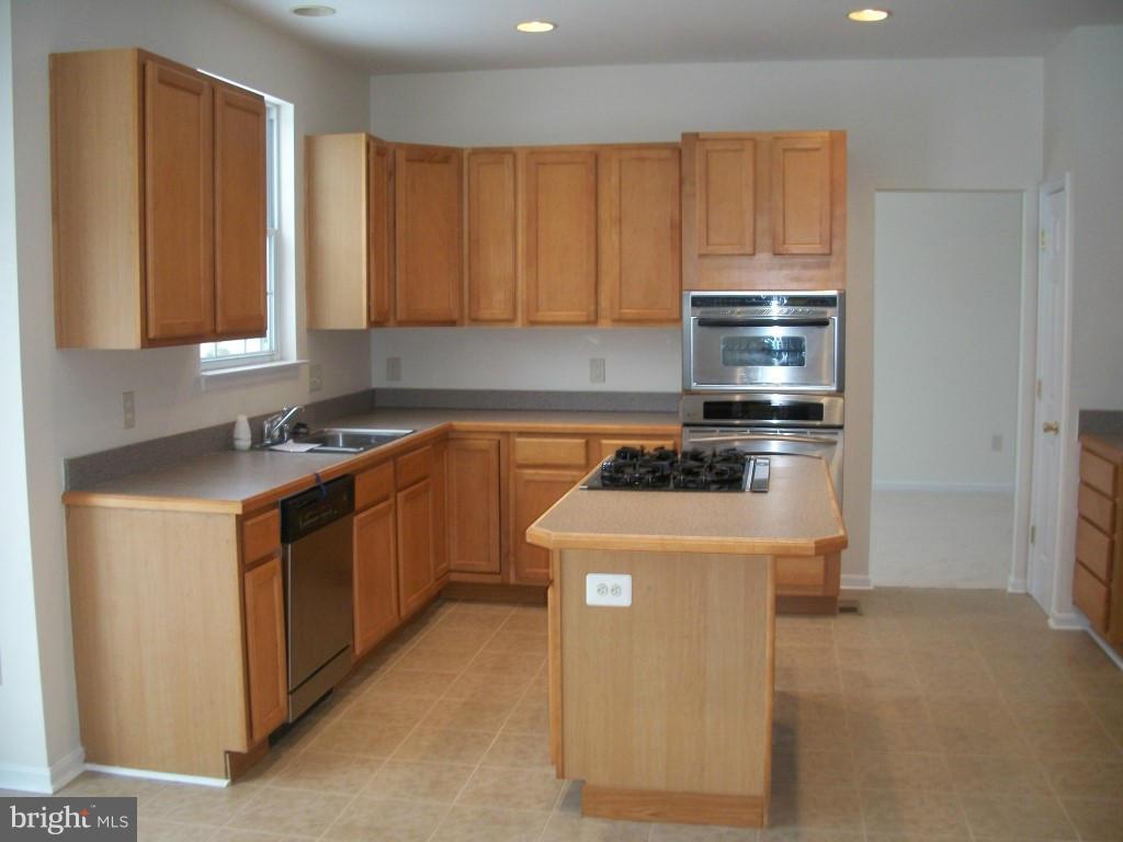 24 Broadbridge Road Baltimore, MD 21237 - Photo 4 of 13 Kitchen