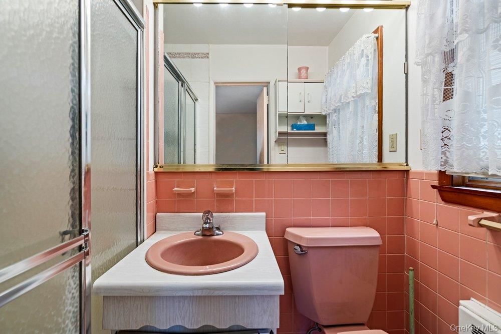 848 Hampshire Road Bay Shore, NY 11706 - Photo 22 of 30