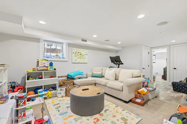 $14,500 | 18 West End Avenue, Old Greenwich, CT 06870
