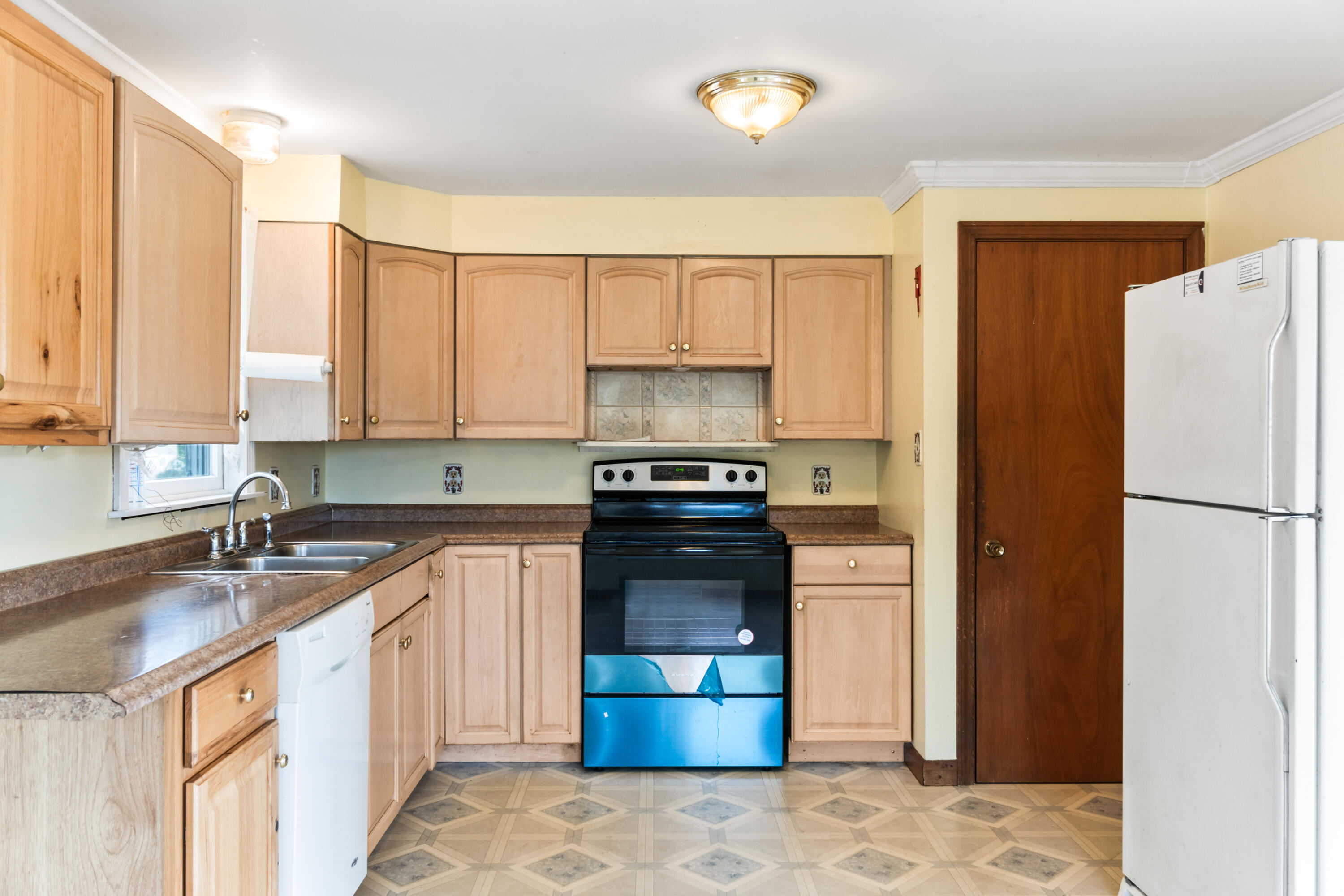 122 Haley Road Kittery, ME 03904 - Photo 8 of 63 122 Haley Rd_110