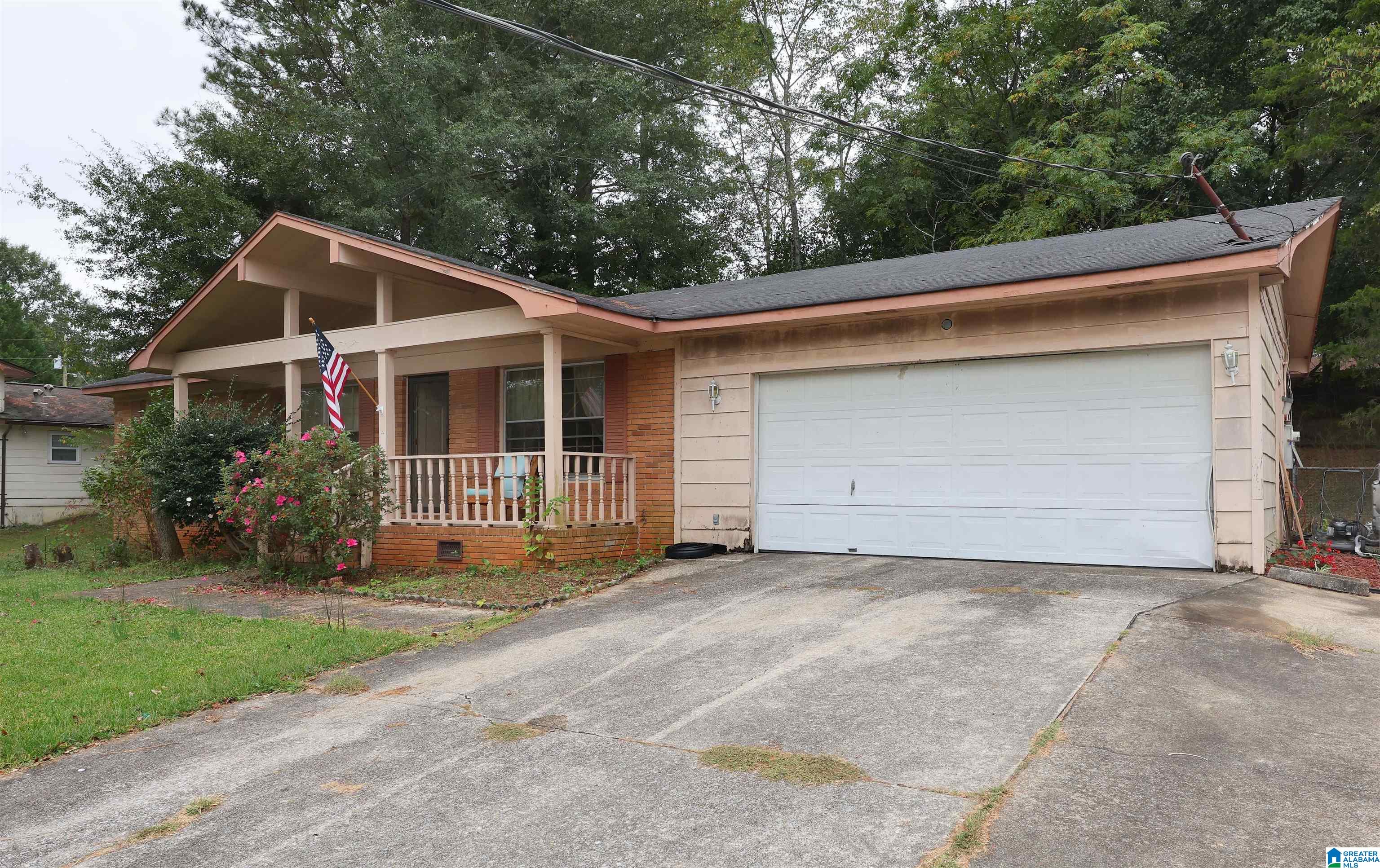 1404 Greenmeadow Road Anniston, AL 36207 - Photo 3 of 35