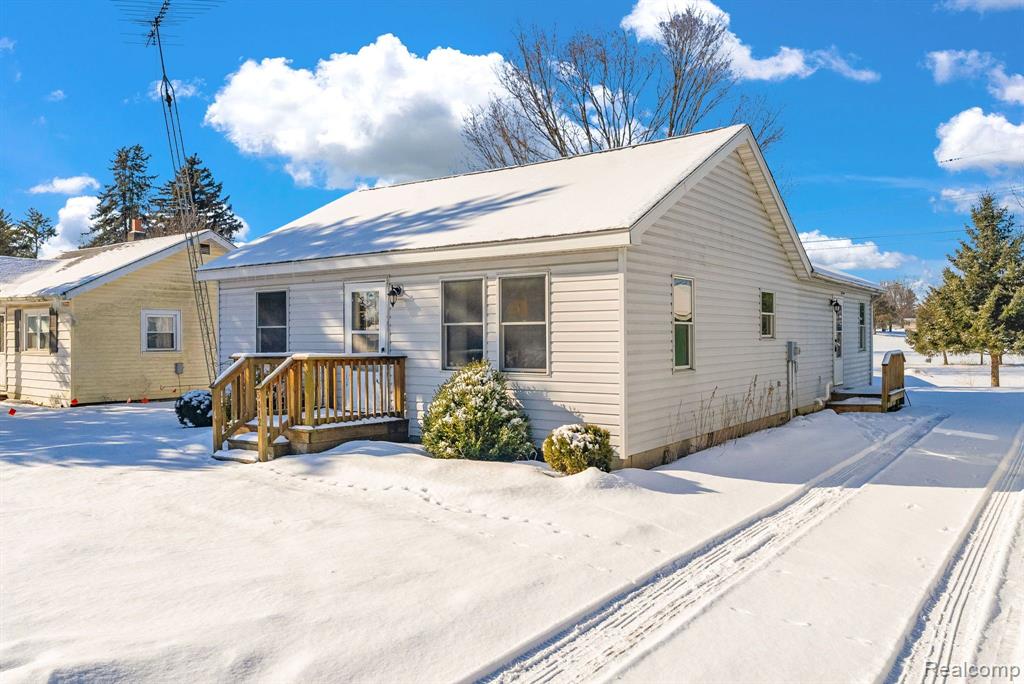 5412 Sandusky Road Peck, MI 48466 - Photo 2 of 40