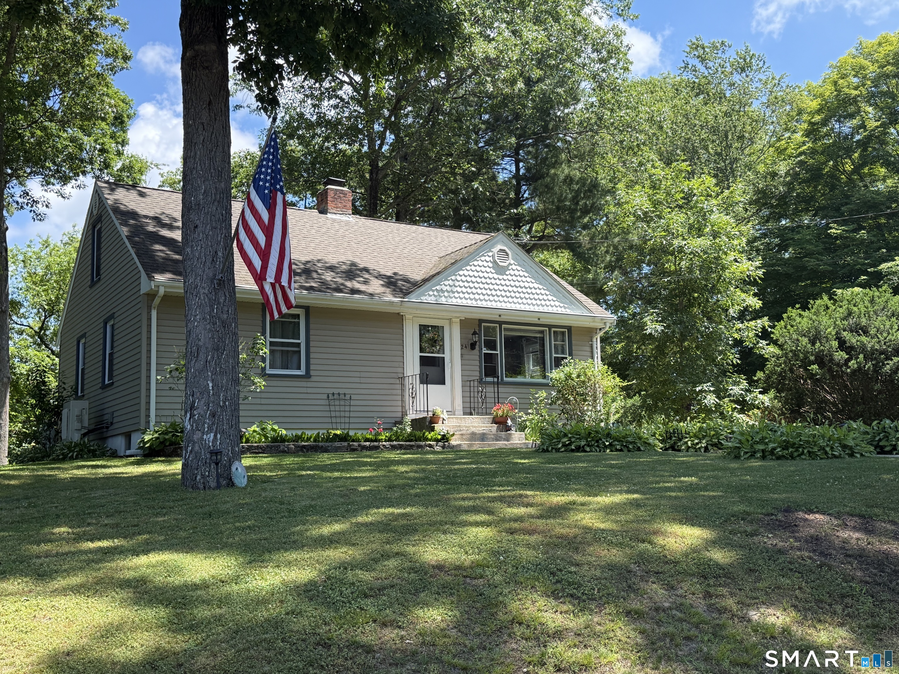 24 Forest Avenue Groton, CT 06355 - Photo 3 of 10
