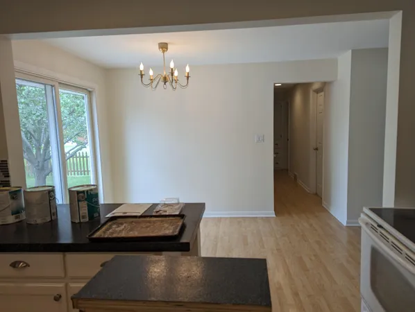 $2,600 | 54 West 35th Street, Holland, MI 49423
