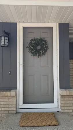 $2,600 | 54 West 35th Street, Holland, MI 49423