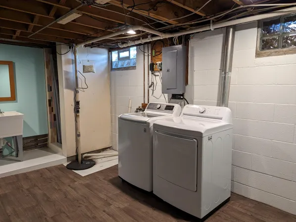 $2,600 | 54 West 35th Street, Holland, MI 49423