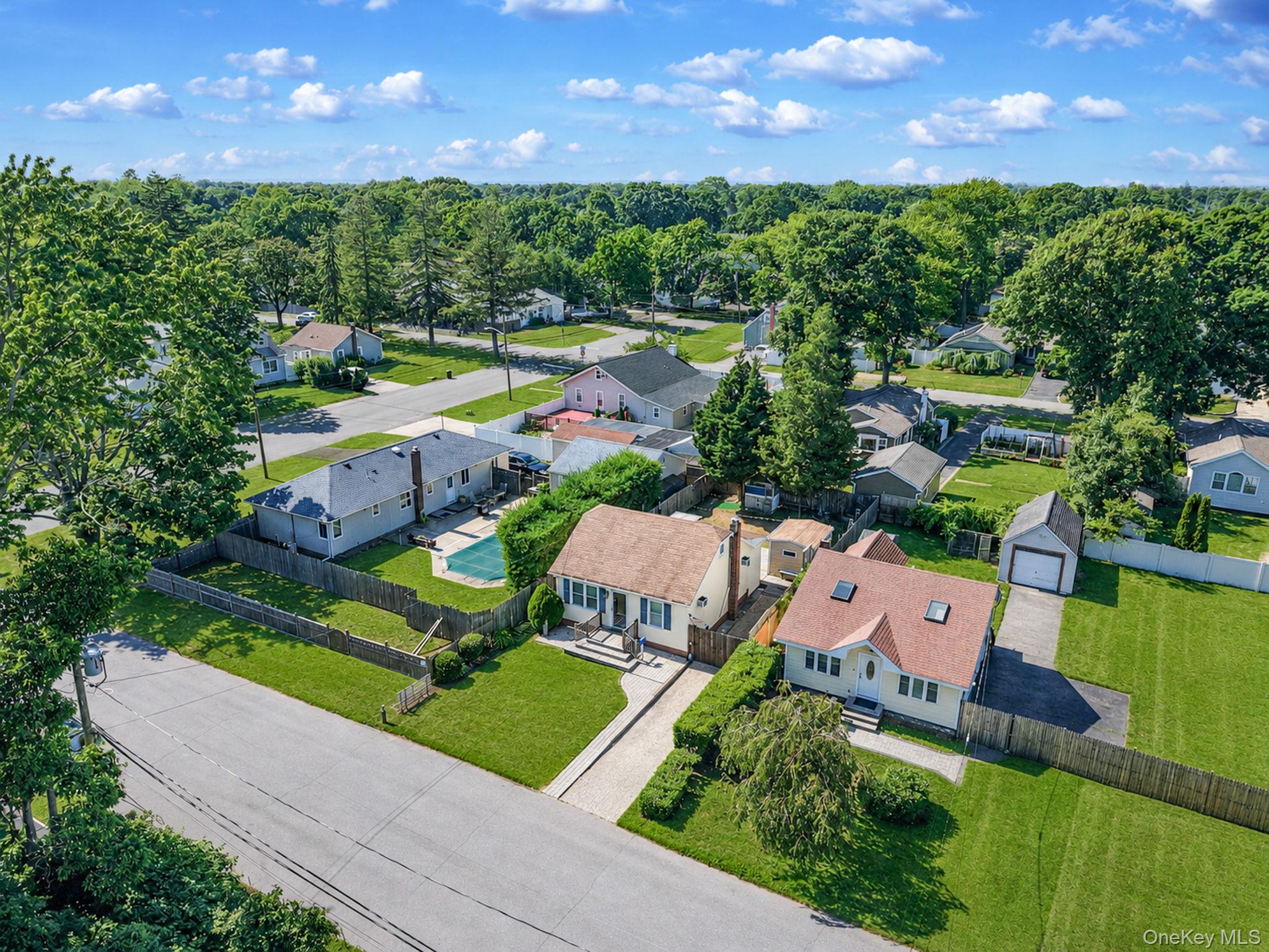 7 Inca Drive Bay Shore, NY 11706 - Photo 25 of 29