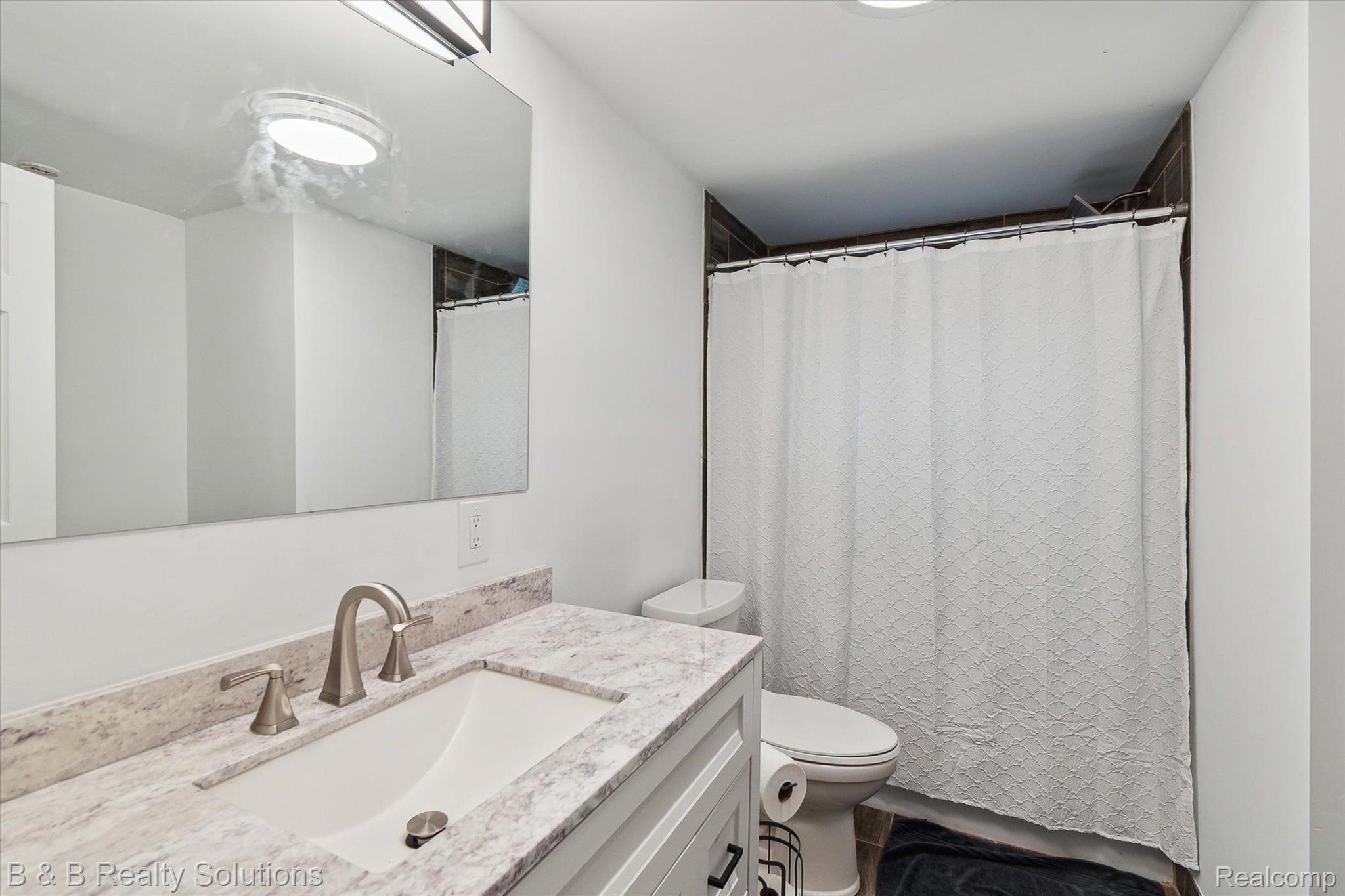 557 Barnes Lake Road Columbiaville, MI 48421 - Photo 36 of 64 Gallery Image 36