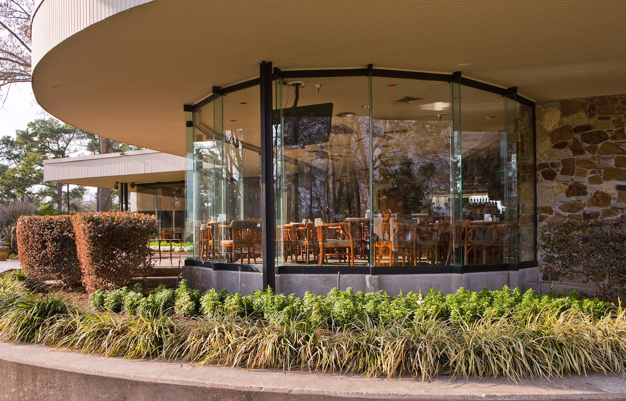 13403 Desert Inn Circle Montgomery, TX 77356 - Photo 19 of 20 Cafe on the Green is open to all, serving breakfast, lunch and dinner and live weekend entertainment!