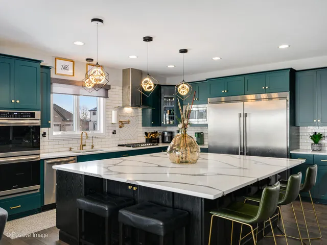 $1,000,000 | 7844 Northwoods Court, Frankfort, IL 60423