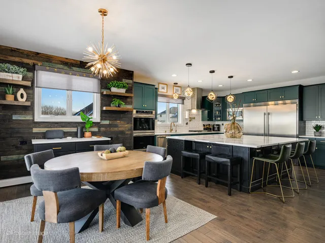 $1,000,000 | 7844 Northwoods Court, Frankfort, IL 60423