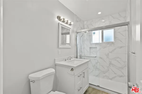 $3,795 | 6717 Cedros Avenue, Van Nuys, CA 91405