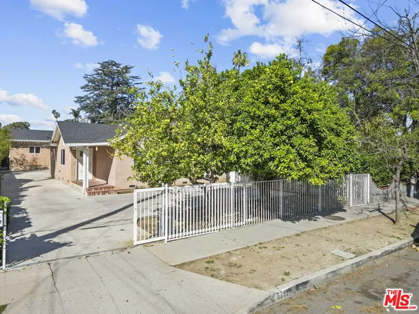 $3,795 | 6717 Cedros Avenue, Van Nuys, CA 91405