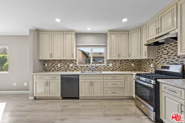 $3,795 | 6717 Cedros Avenue, Van Nuys, CA 91405