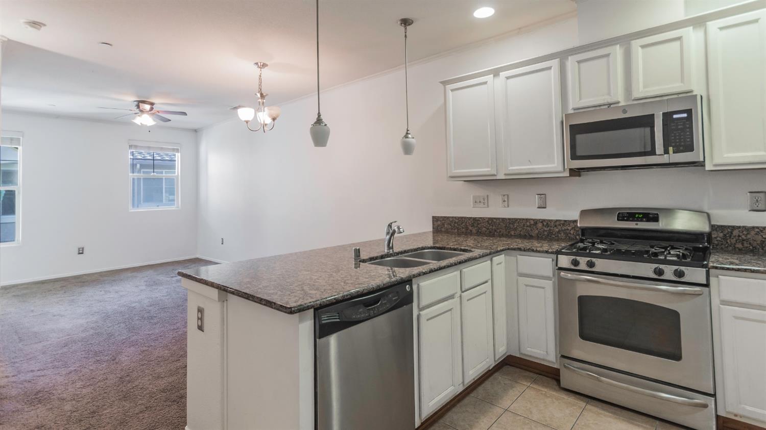 1146 West Walter Avenue Fowler, CA 93625 - Photo 11 of 39