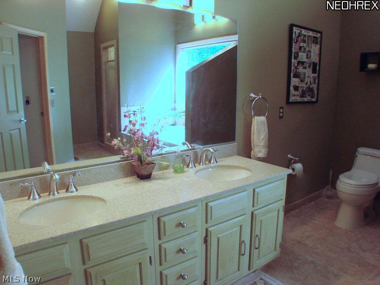 6252 Coldstream Road Highland Heights, OH 44143 - Photo 14 of 24 Gallery Image 14