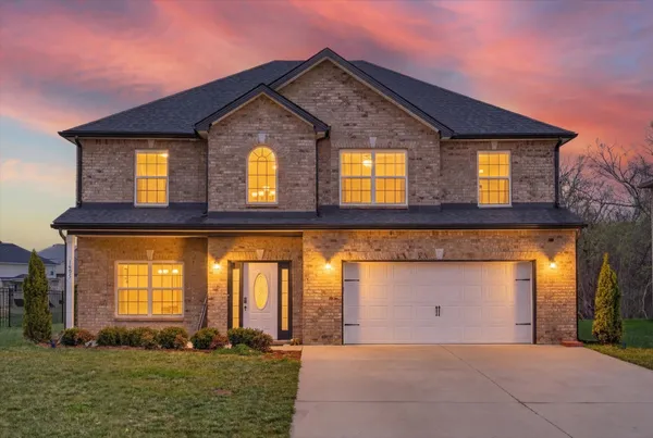 $467,500 | 1493 English Oak Drive, Clarksville, TN 37043