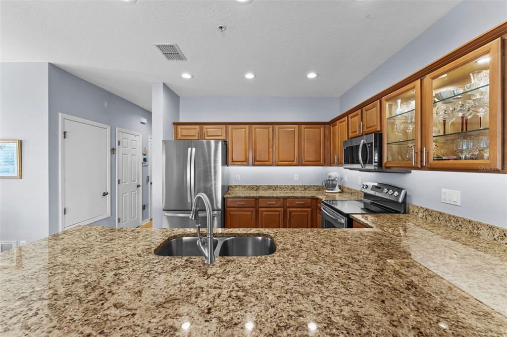 5034 Blue Runner Court New Port Richey, FL 34652 - Photo 10 of 51