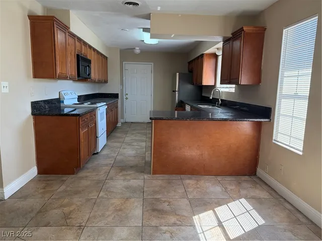 $1,825 | 4337 Edward Avenue, Las Vegas, NV 89108
