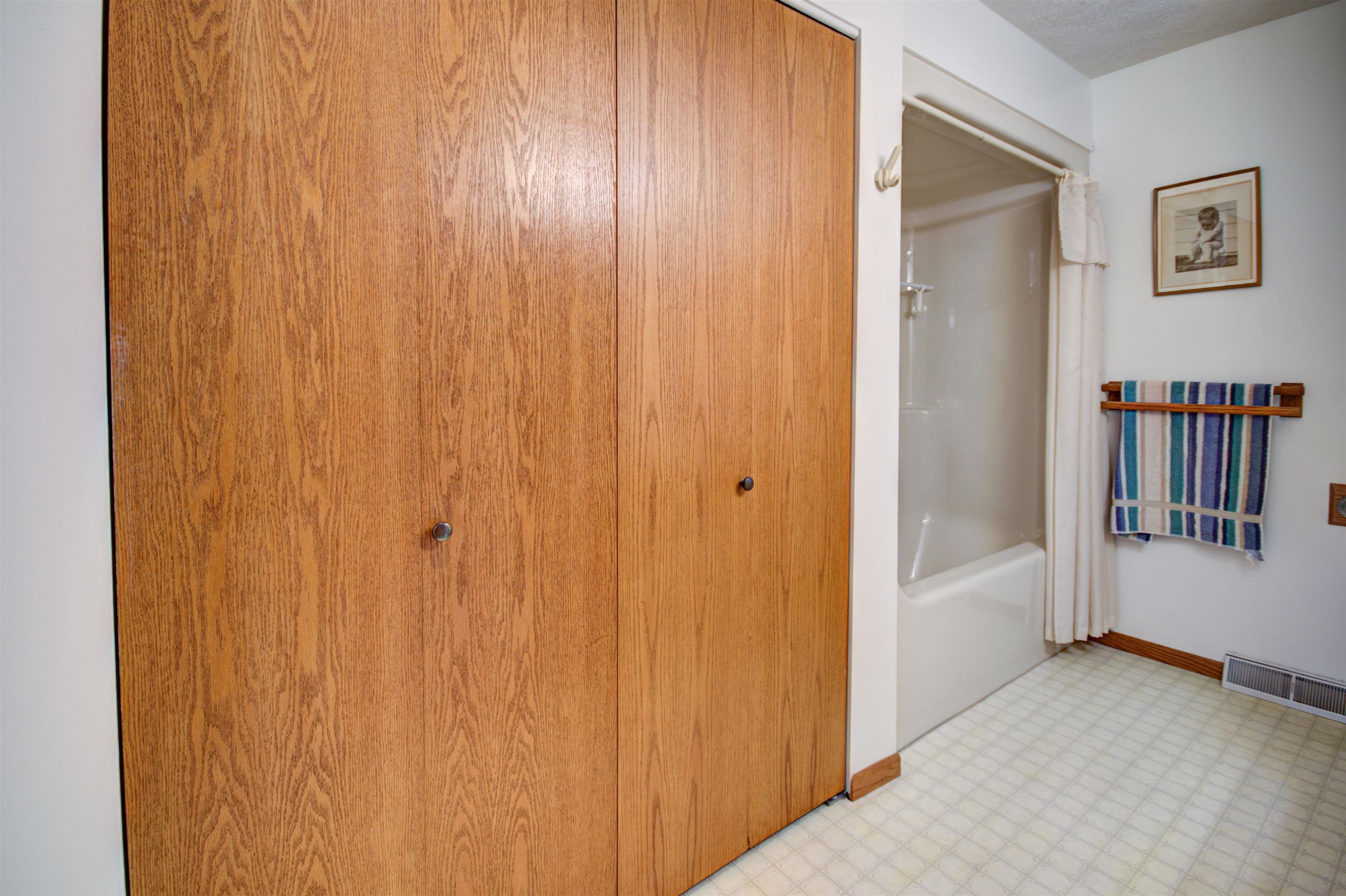 2203 East Hammond Road Traverse City, MI 49686 - Photo 16 of 39 1910876-15.JPG