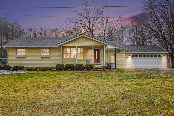 $400,000 | 6850 South 1st Street, Mattawan, MI 49071
