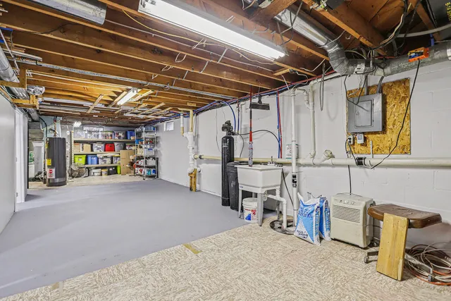 $400,000 | 6850 South 1st Street, Mattawan, MI 49071